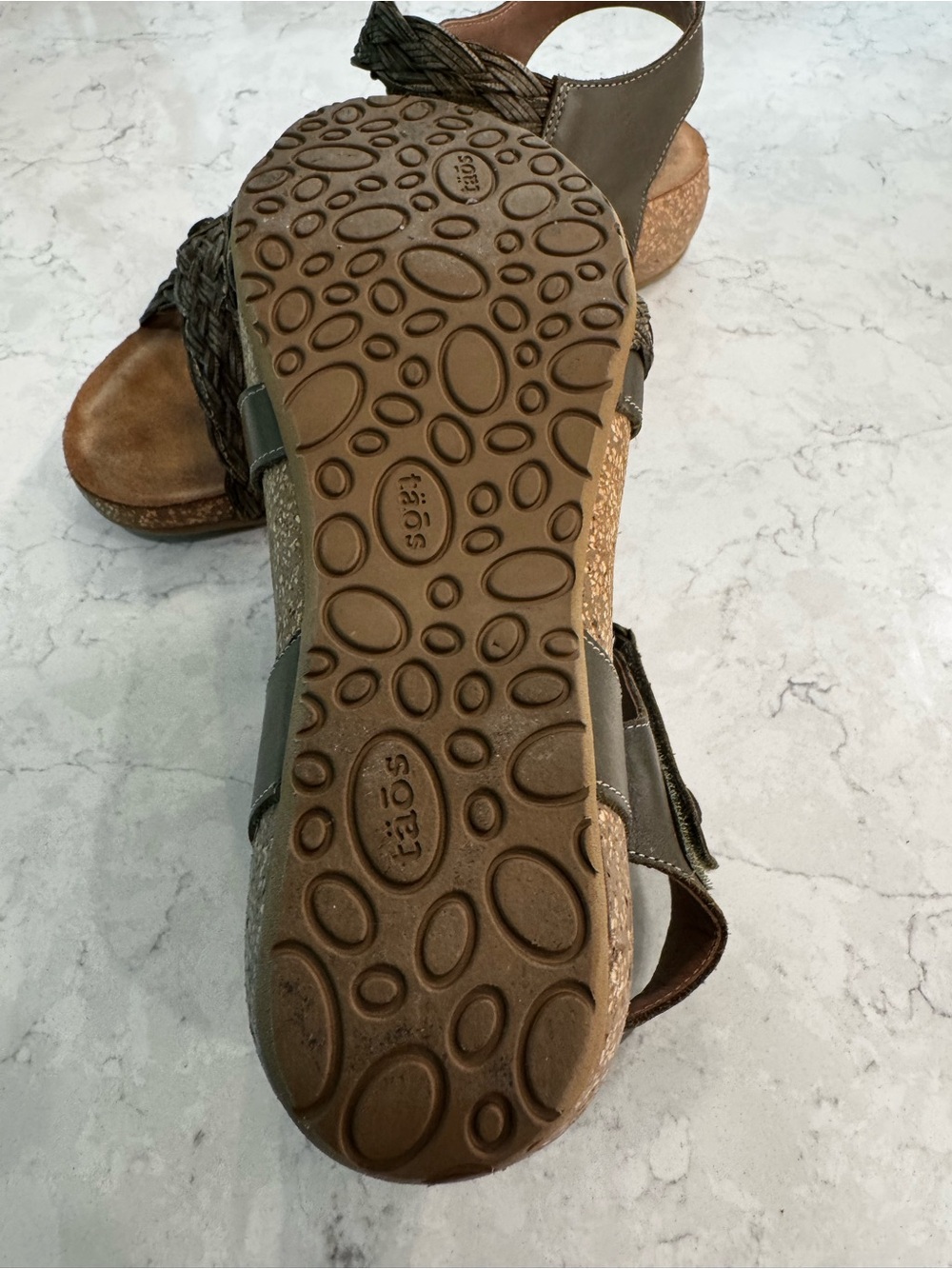 TAOS TRULIE Double-U strap sandal. Size 8.5. Retail $175. Perfect condition. - Picture 6 of 8
